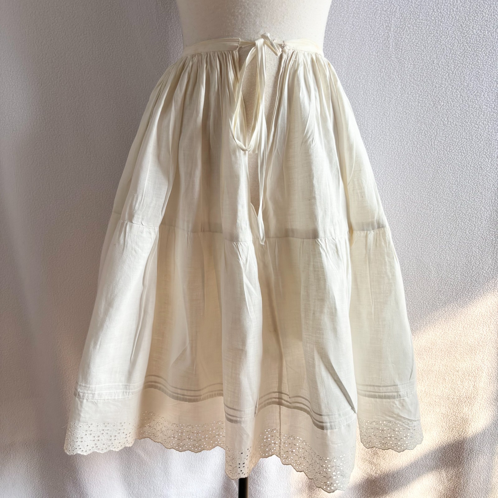 European Folk Peasant White Full Petticoat Folk Dance 24 Waist Monogram