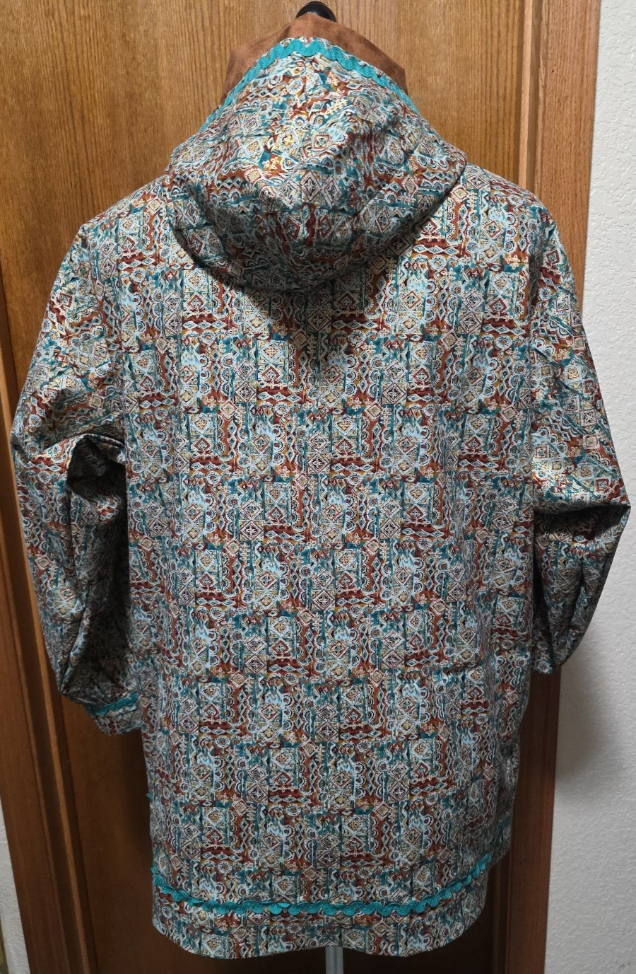 Alaska Native Kuspuk – Lined Hood / Front Pocket / 1/4 Zipper, Size Large