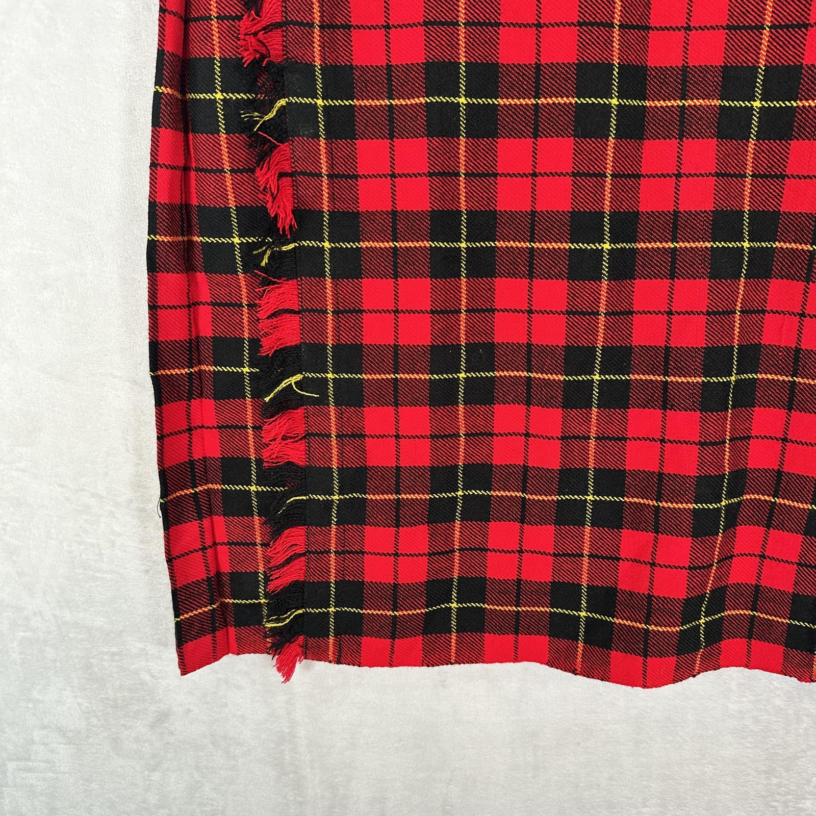Celtic Pro Kilt Wrap Mens 38 Red Tartan Plaid Acrylic Adjustable Buckle Fringe