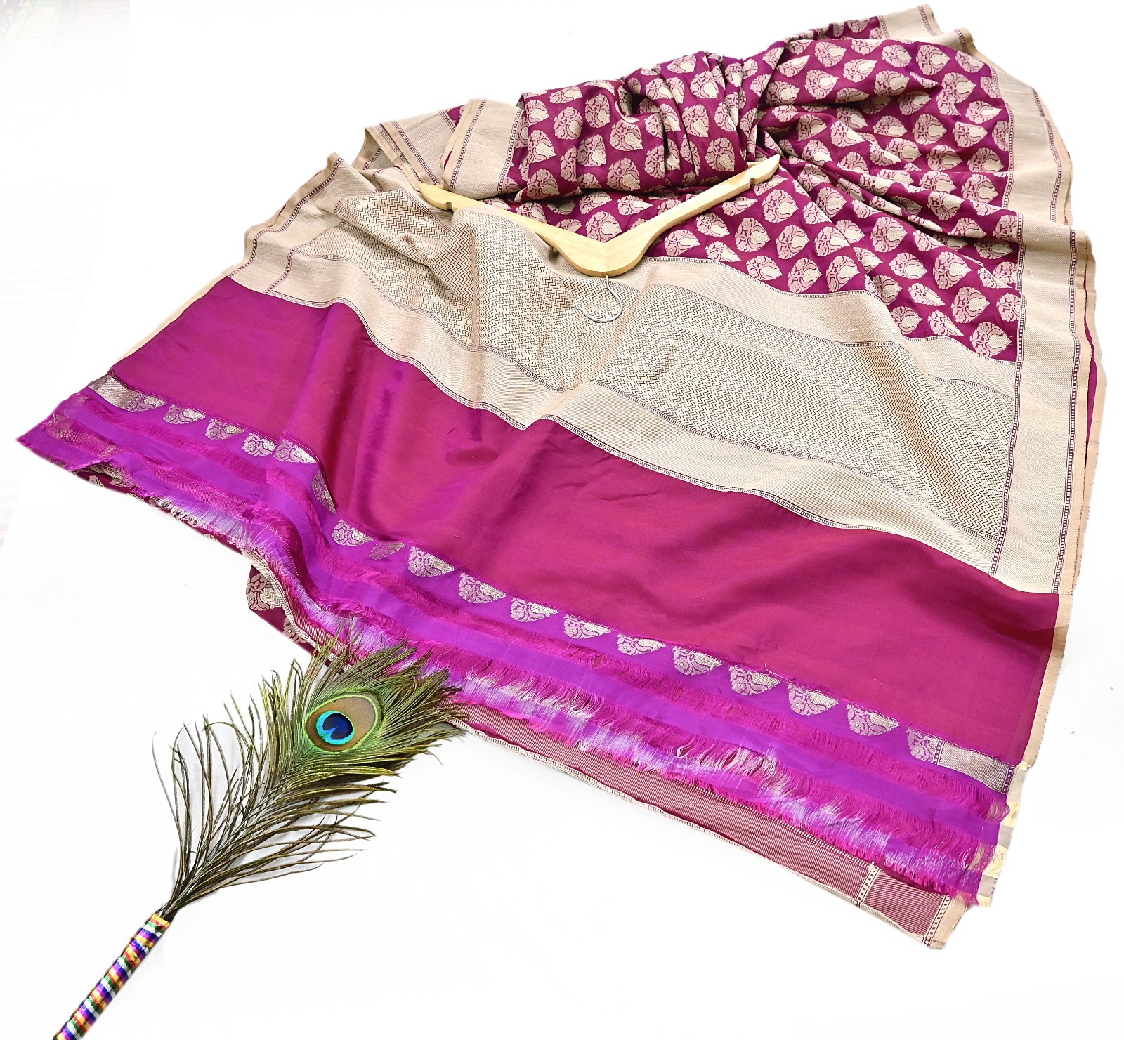 Indian Vintage Heavy Sari Purple & pink Hand Woven Saree 100% Pure Silk Zari 5Yd