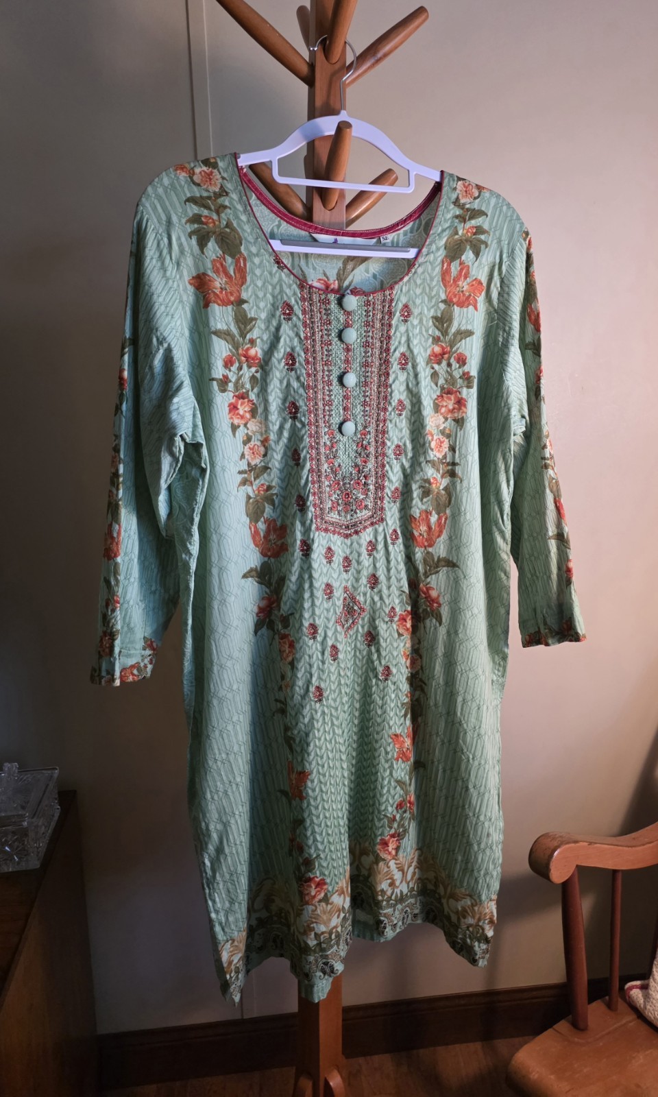ladyline Women’s Green Floral Embroidered Kurti/ Kurta, Cotton Lace, Buttons