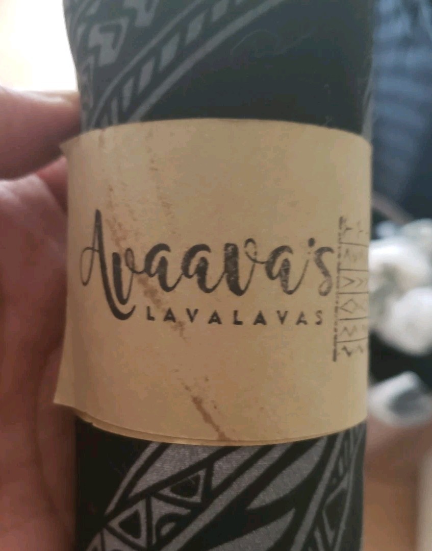 Avaava’s Lavalavas Traditional Polynesian Sarong Wrap Skirt Black Gray Tribal