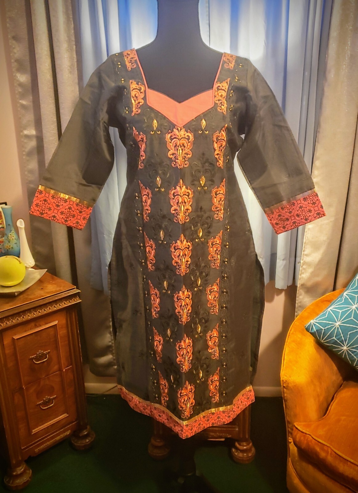 ♡NEW♡ Forest Green & Peach & Gold Embroidered Traditional Kurta •Woman’s Large•