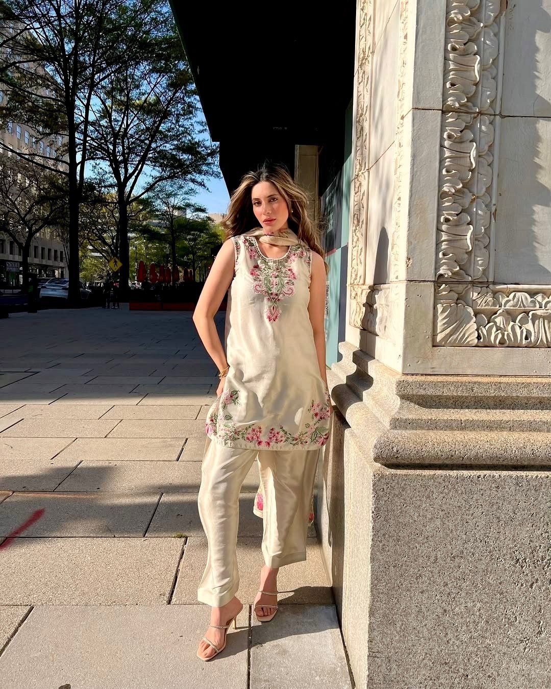 3 PIECE PAKISTANI DESIGNER FARSHI SHALWAR SUIT