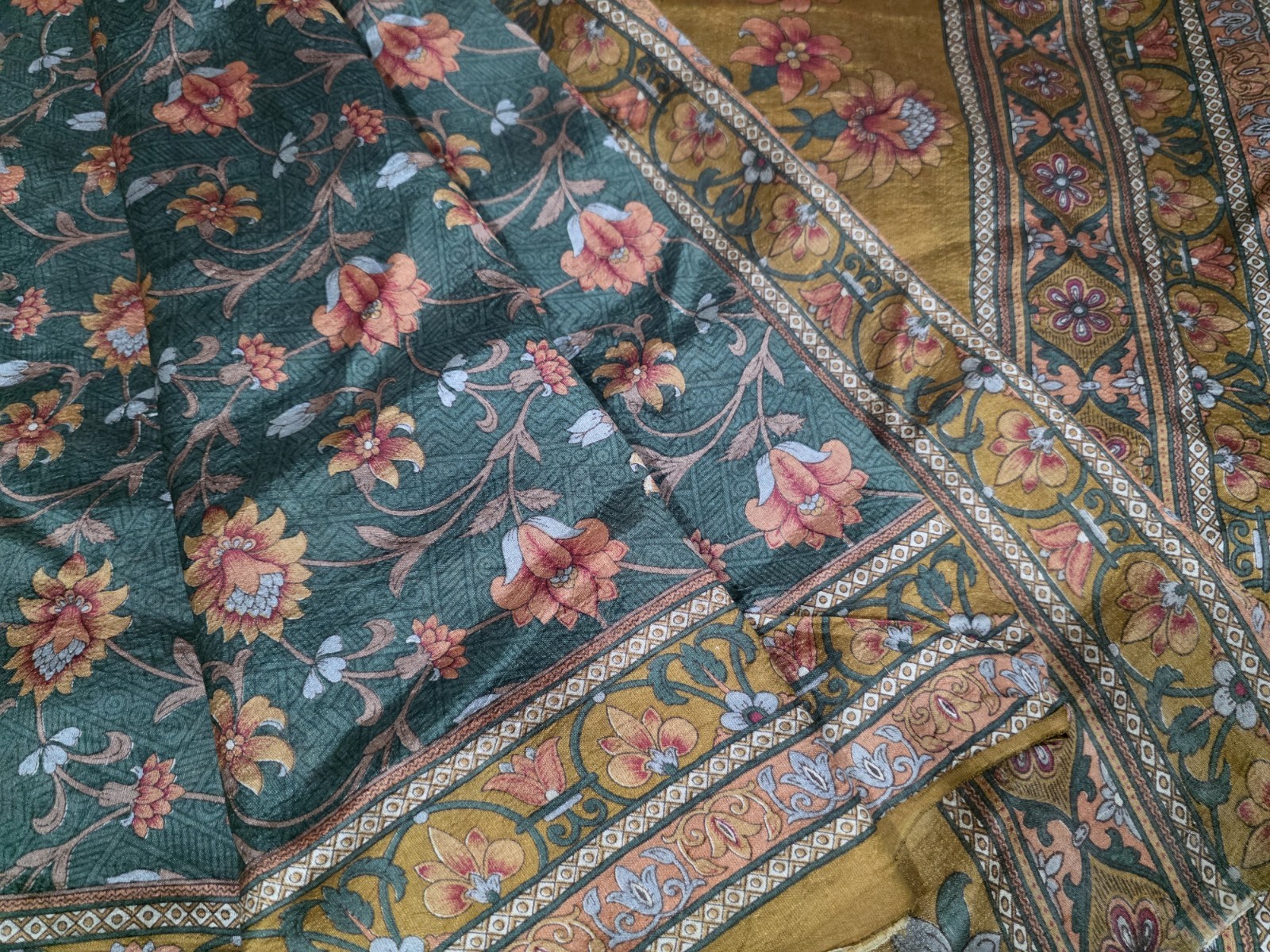 Vintage Silk Saree, 100% Pure Silk Fabric, 5 Yards Ethnic Indian Printed Sari