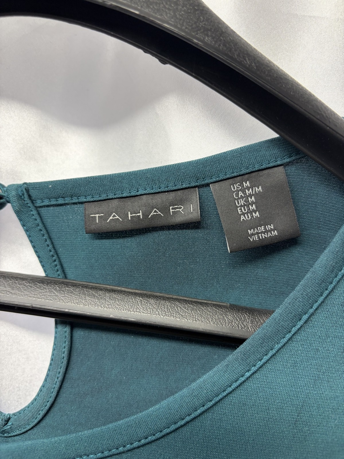 Tahari Women’s Teal Puff Sleeve Keyhole Back Blouse Top Size M. H1