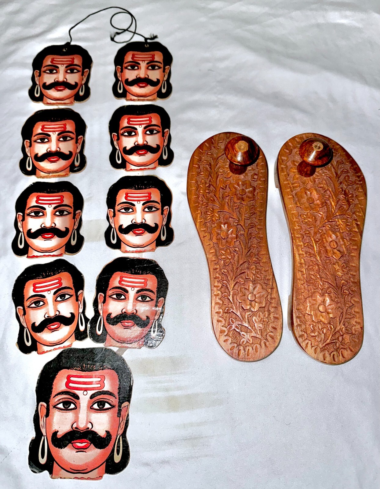 Lot: India Ravan Wall Art Necklace + Wooden Sandals (USM 8-9 est) Classic