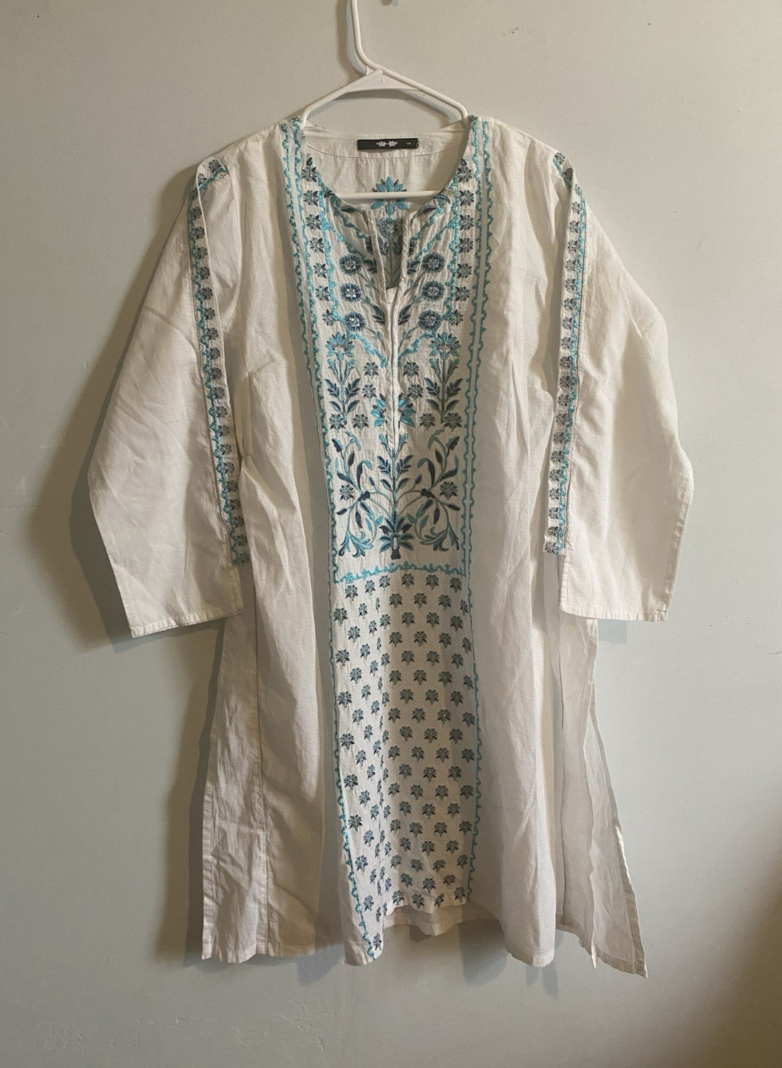 White Cotton Kurta Blue / silver Floral Embroidery Women’s Long Sleeve Size 14