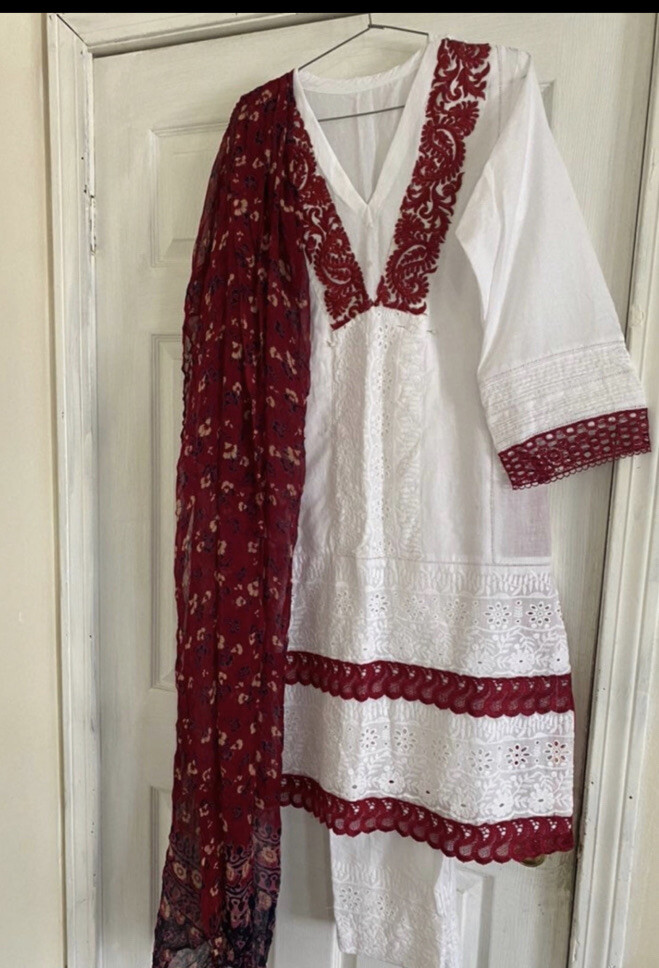 Pakistani Embroidered Chickenkari 3 piece Stitched Dress