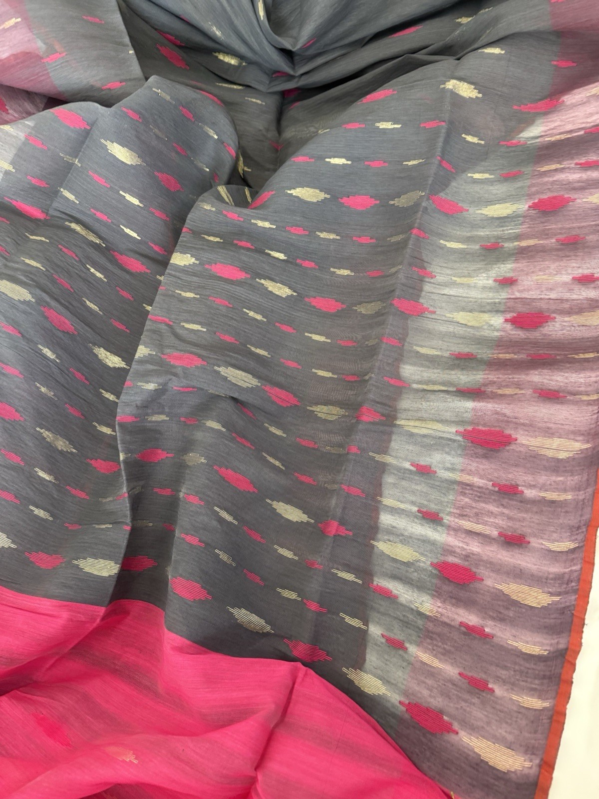 NEW, Handmade, Original Dhakai Jamdani Saree ( item#L2137 ) Only $29