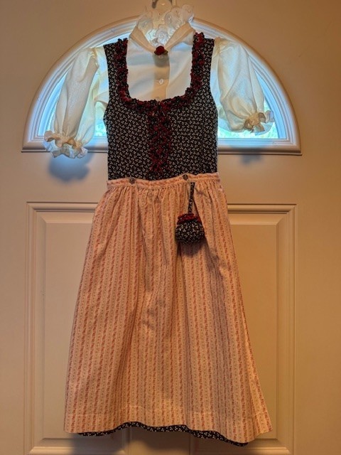 Children’s drindl for 8 year old girl, made in Vienna, perfect for Oktoberfest
