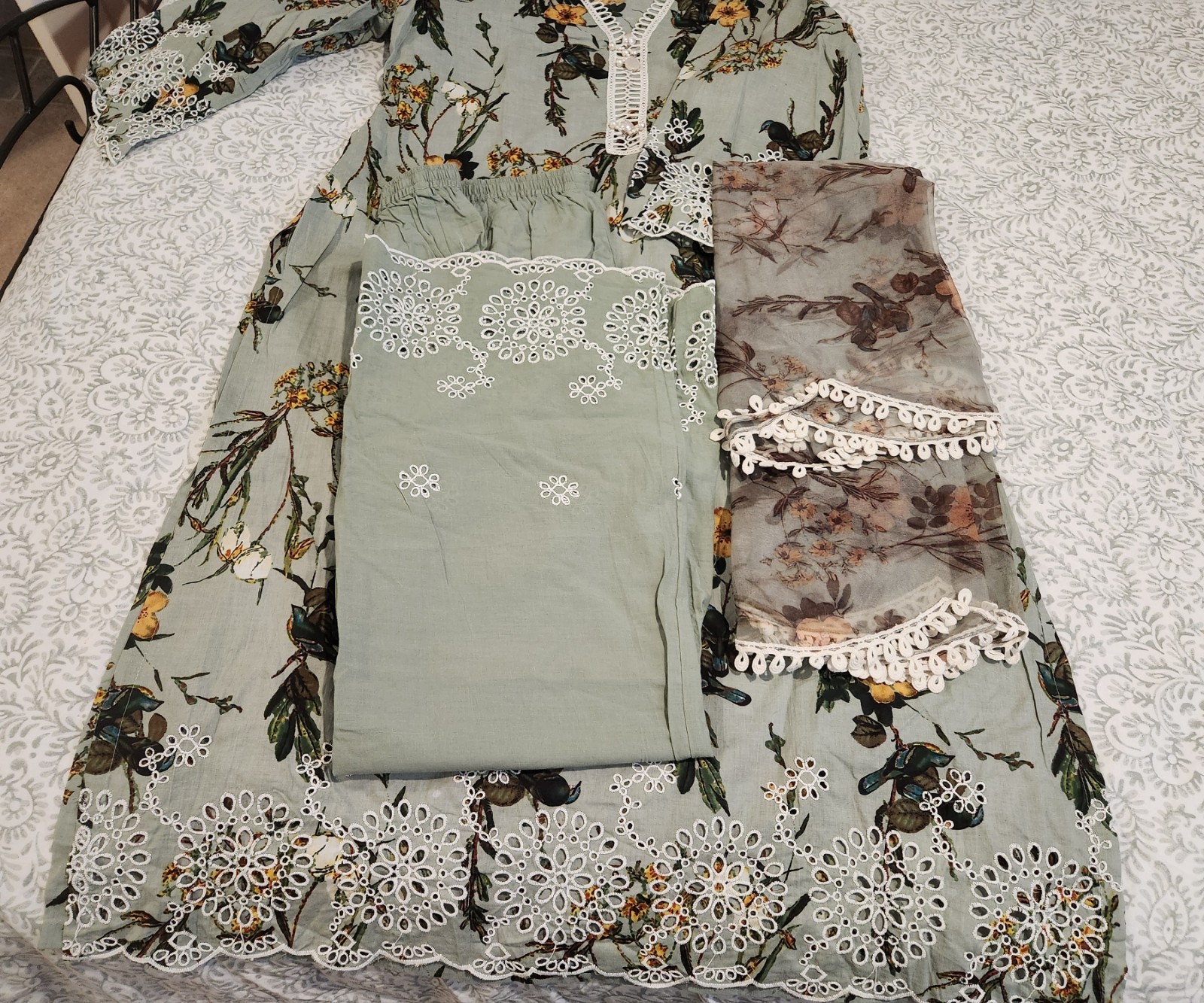 Pakistani Shalwar Kameez Dupatta