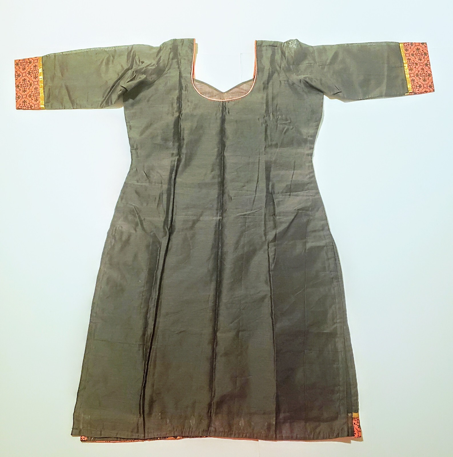 ♡NEW♡ Forest Green & Peach & Gold Embroidered Traditional Kurta •Woman’s Large•