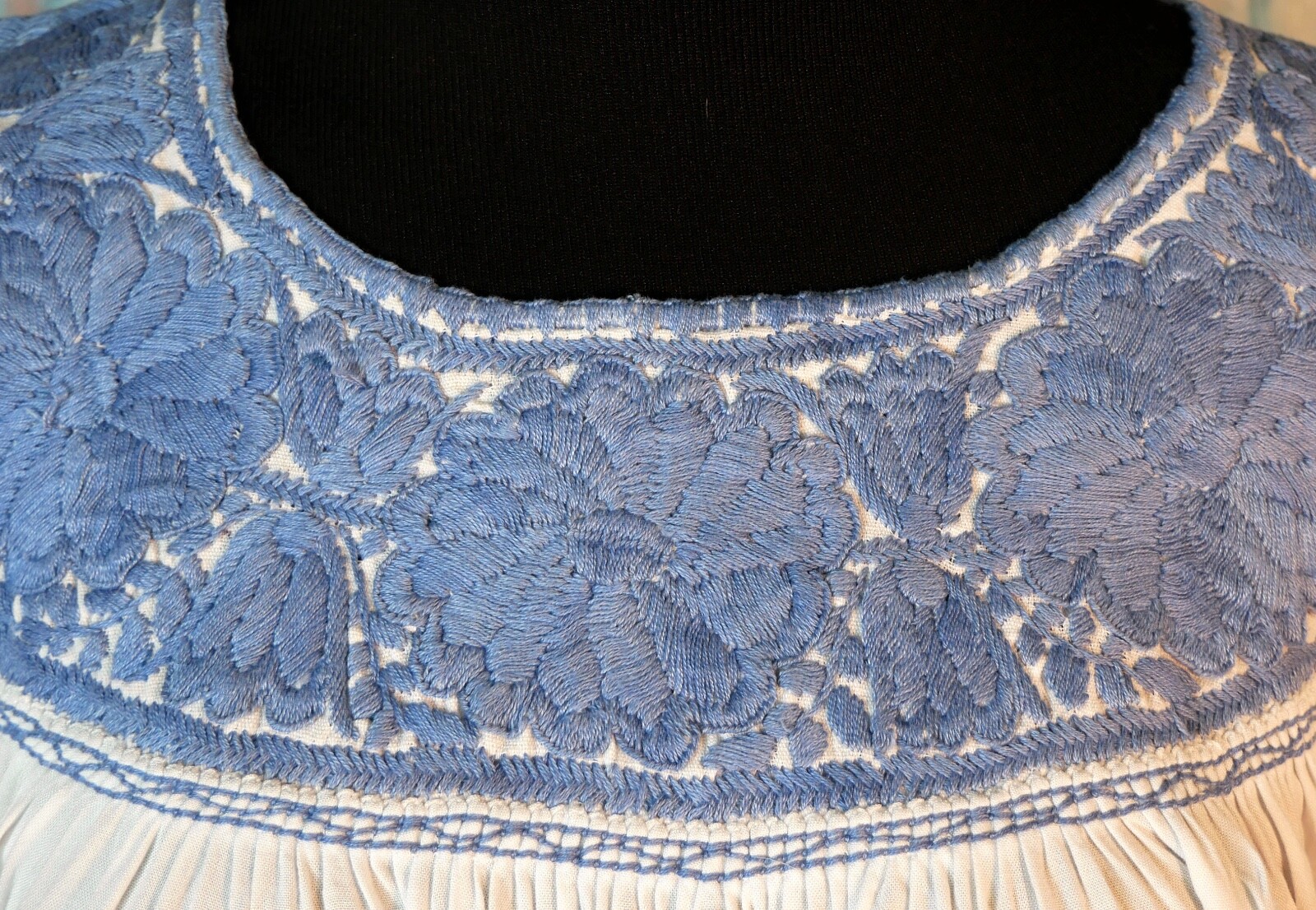 Sm Peasant Blouse Hand Embroidery Blue & White Rayon Fabric Mayan Chiapas Mexico