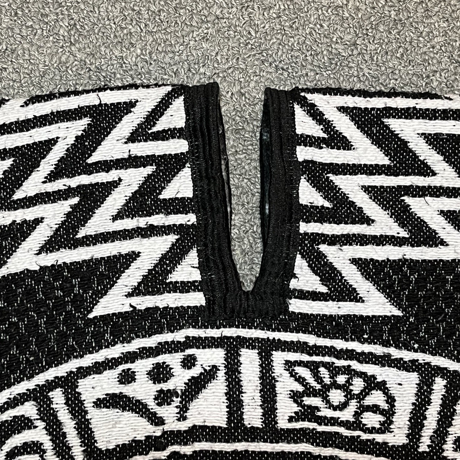 Mexican Poncho Rug Blanket Heavy Black White Aztec Tribal Southwest Reversible