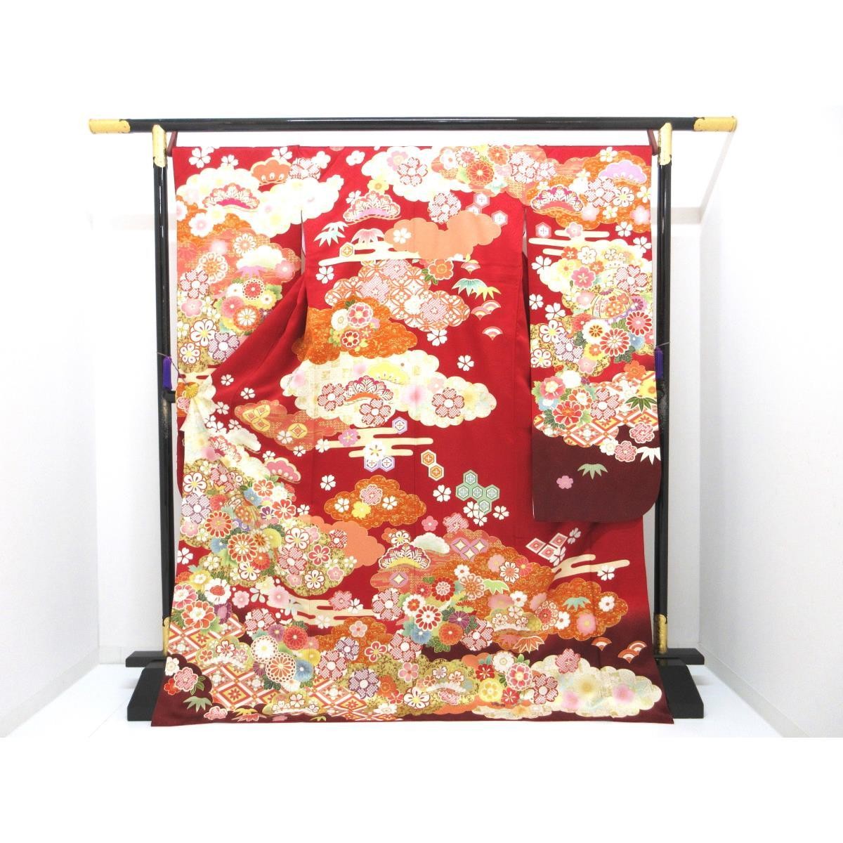 Authentic Japanese Kimono with Yuzen dyeing, gold leaf processing, and embro…