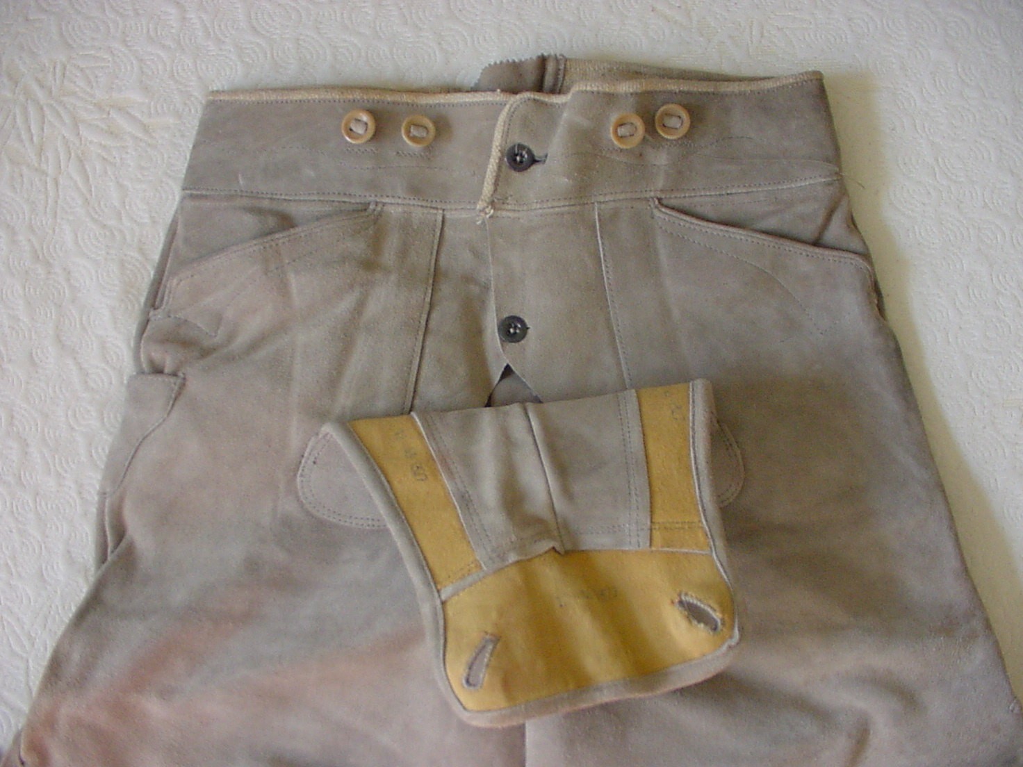 German Lederhosen Oktoberfest Mens Suede Light Grey US waist 28-30 EU size 43