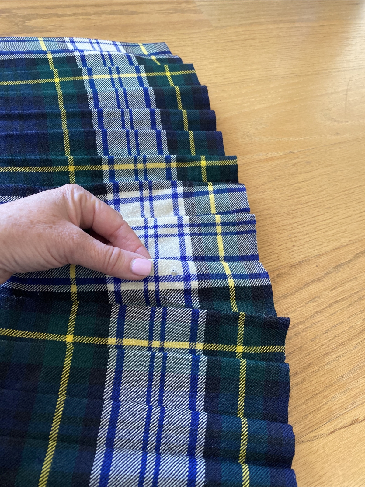 Dunedin Tartan Plaid Pleated Wool Kilt Skirt Medium 28-30 Waist Flaws