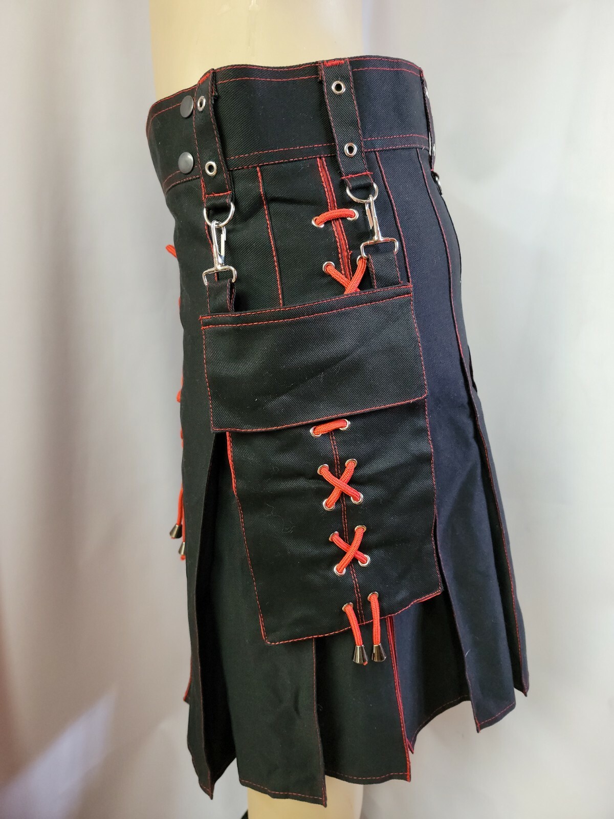 Kilts for Men/Womens Utility Wrap Kilt, Cotton Hybrid Black/red Sz 36 NEW #C5