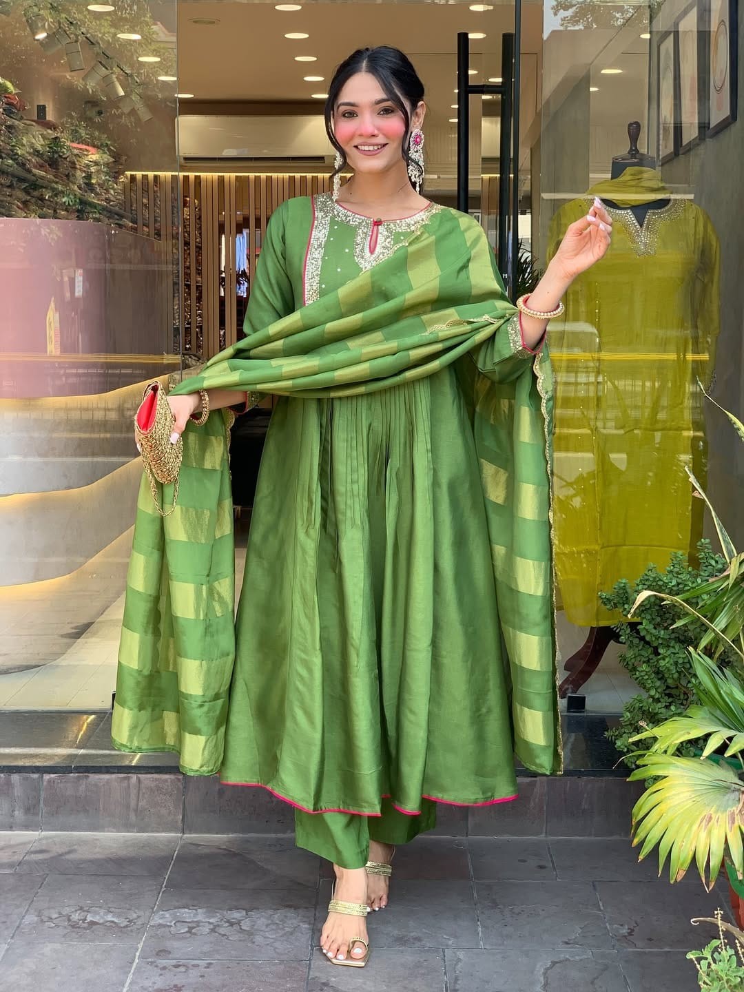 Women’s Maheshwari Silk 3 Piece Suit Set Banarasi Dupatta Embroidered Kurta
