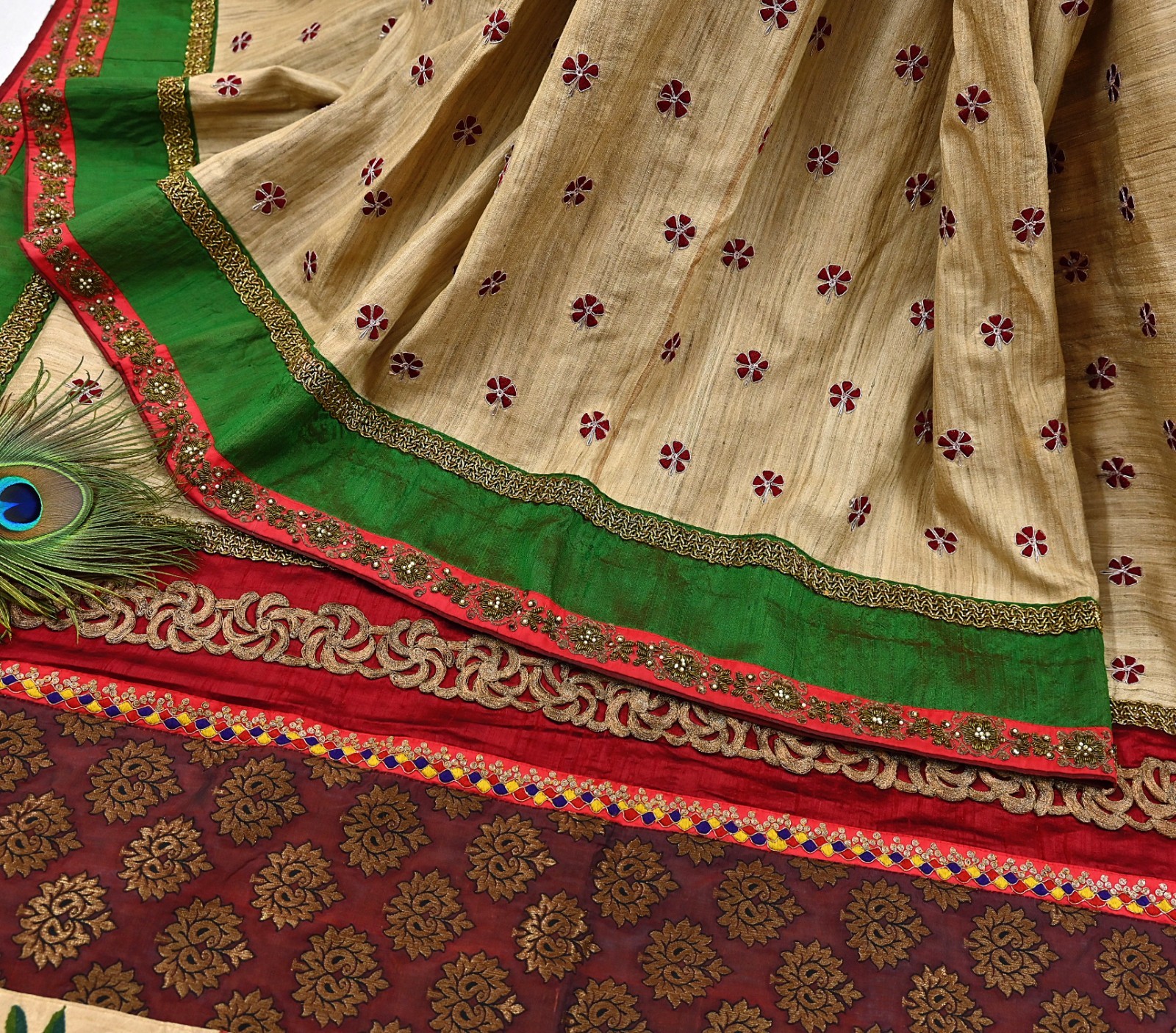 Pre-owned Pure Khadi Silk Hand Embroidered Banarasi Sabyasachi Designer Saree