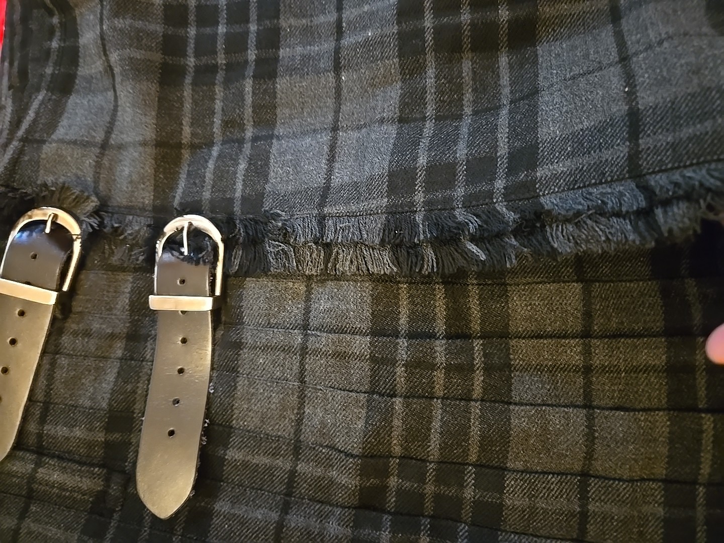 Highland Redstone Men’s Irish Heritage Black/Black Tartan Kilt Acrylic 46/48