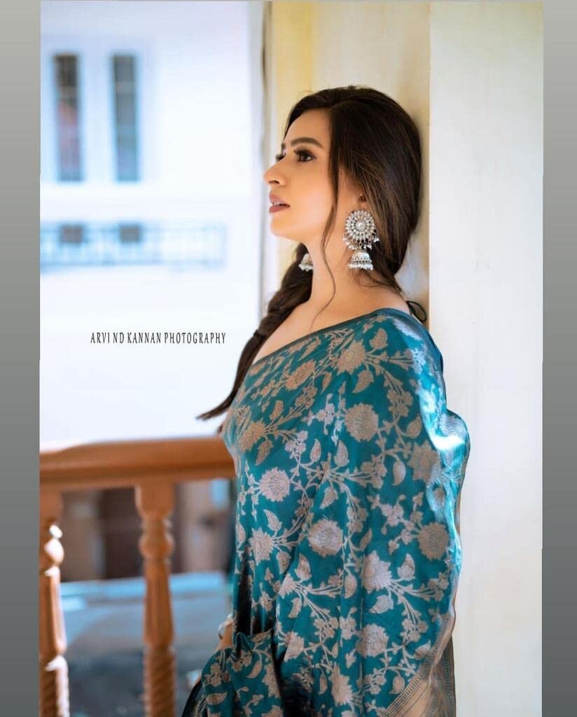 TRADITIONAL PARTY WEAR SOFT SILK INDIAN WEDDING WEAR KANJEEVARAM SAREE SARI
