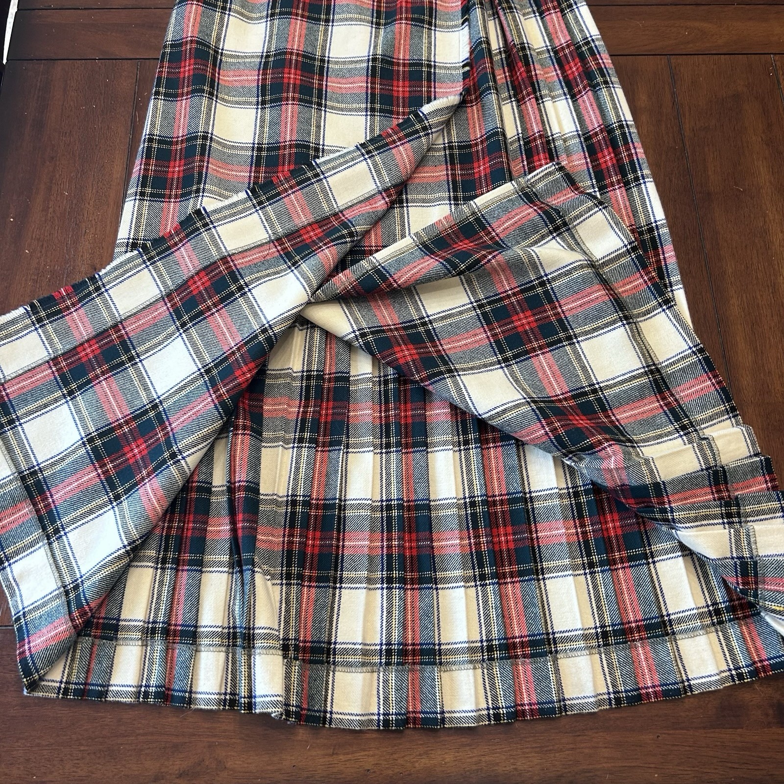 MOSBROOK AUTHENTIC TARTAN 100% WOOL LEATHER BUCKLE KILT SIZE 10 SCOTTISH