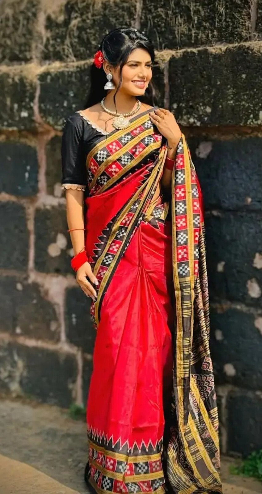Traditional Ikat Silk Saree – Luxurious Handloom Sari for Weddings & Parties