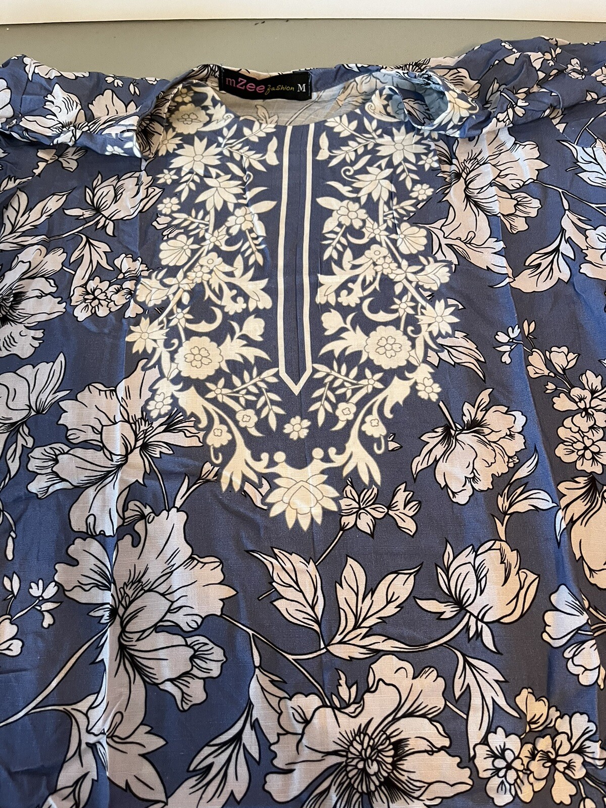 So Kamal Original 3 pc Linen Digital Print Shirt, Trouser, & Duppata. NEW