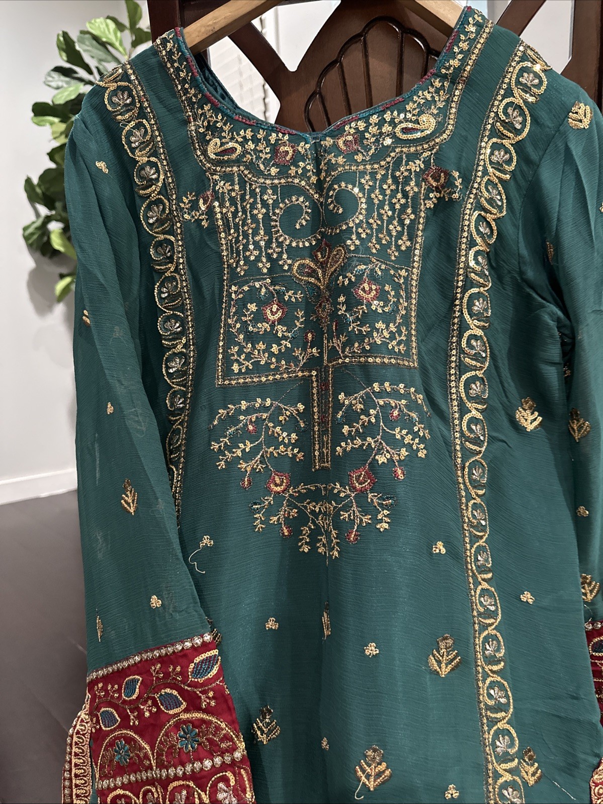 Indian Pakistani Chiffon Salwar Kameez Size L Back And Front Neck Embroidery