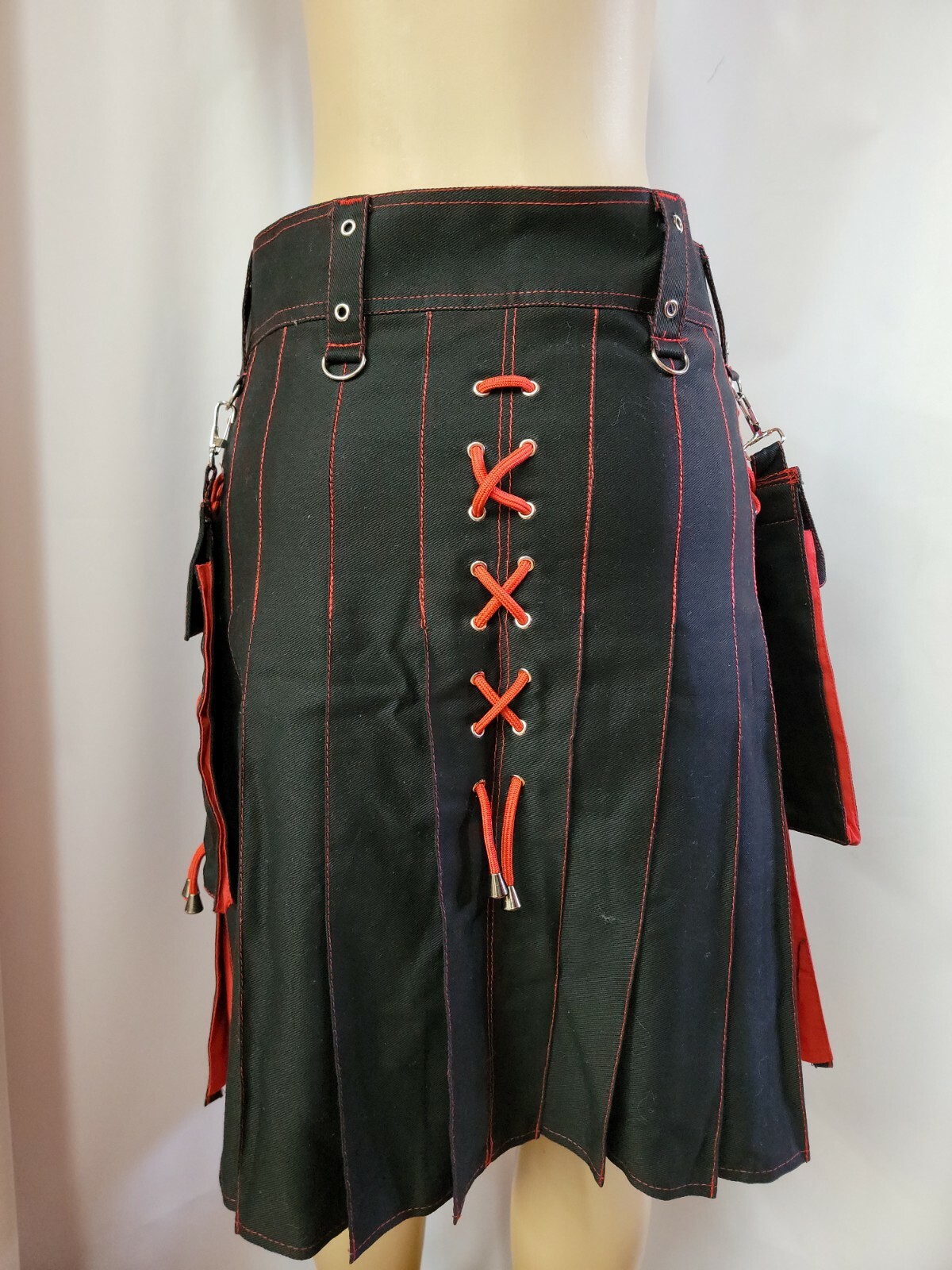 Kilts for Men/Womens Utility Wrap Kilt, Cotton Hybrid Black/red Sz 36 NEW #C5