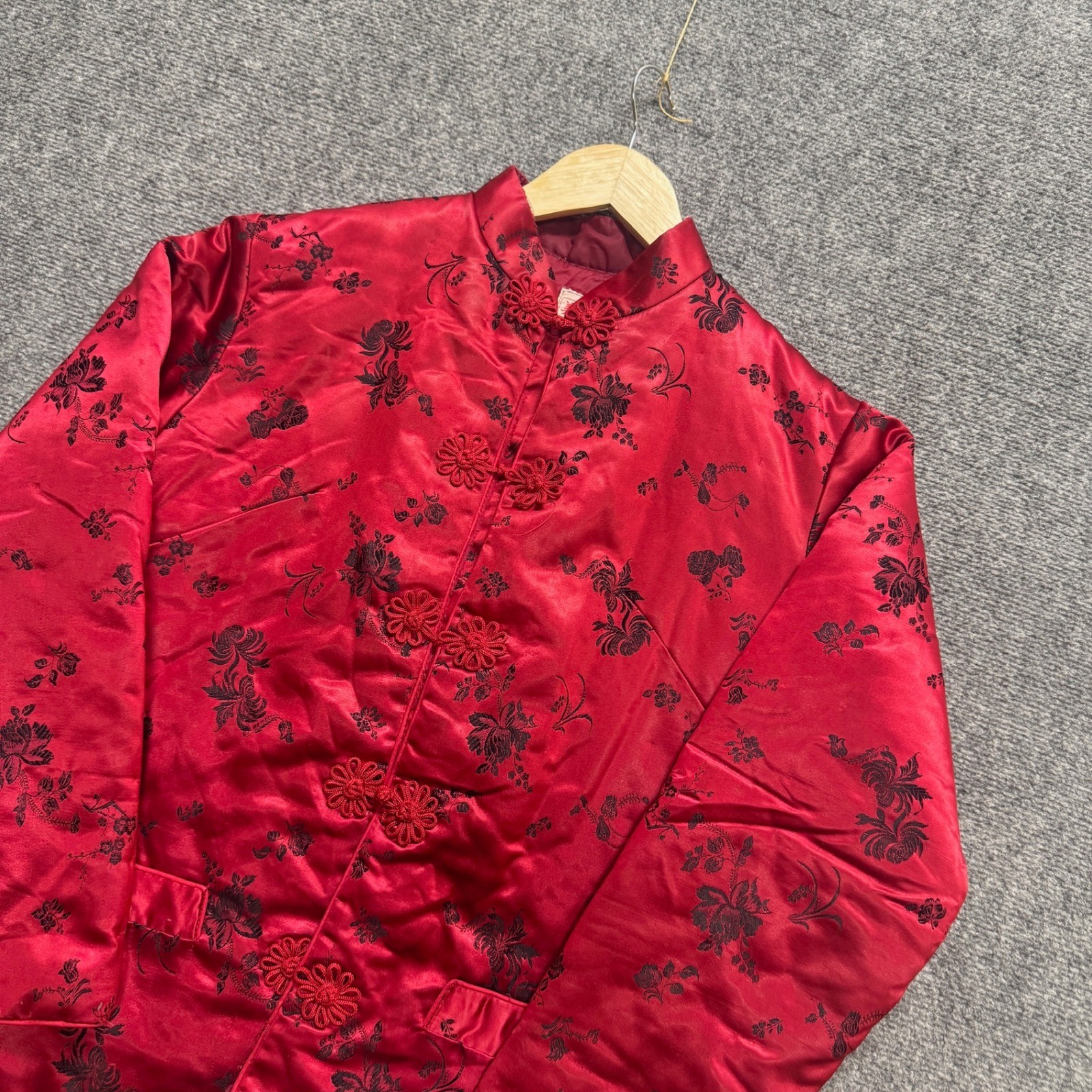 VTG Traditional Kimono Men’s Medium Button Up Floral Embroidered Red