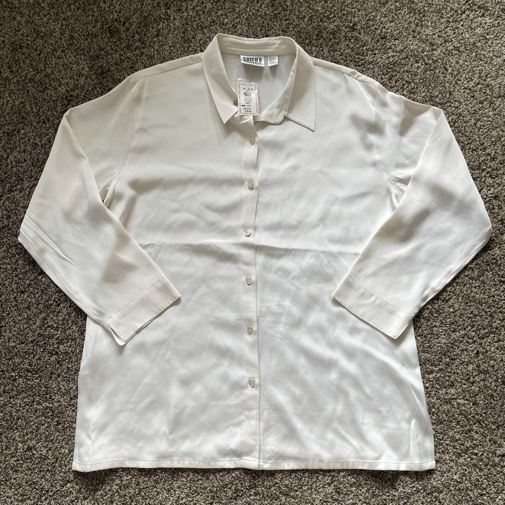 NWT Chicos Design size 3 silk blend button down blouse
