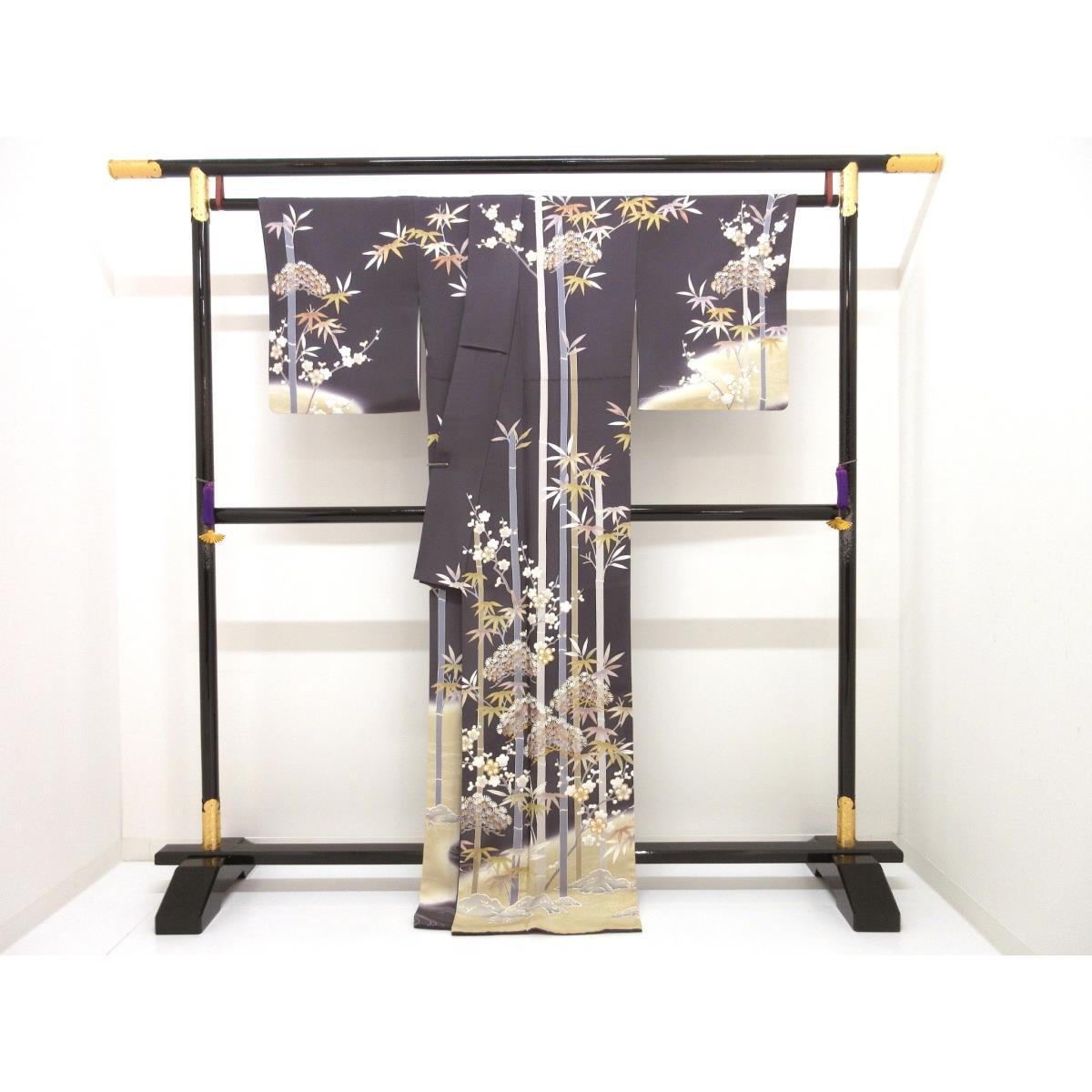 Authentic Japanese Kimono, Yuzen dyeing with gold leaf and embroidery, grada…