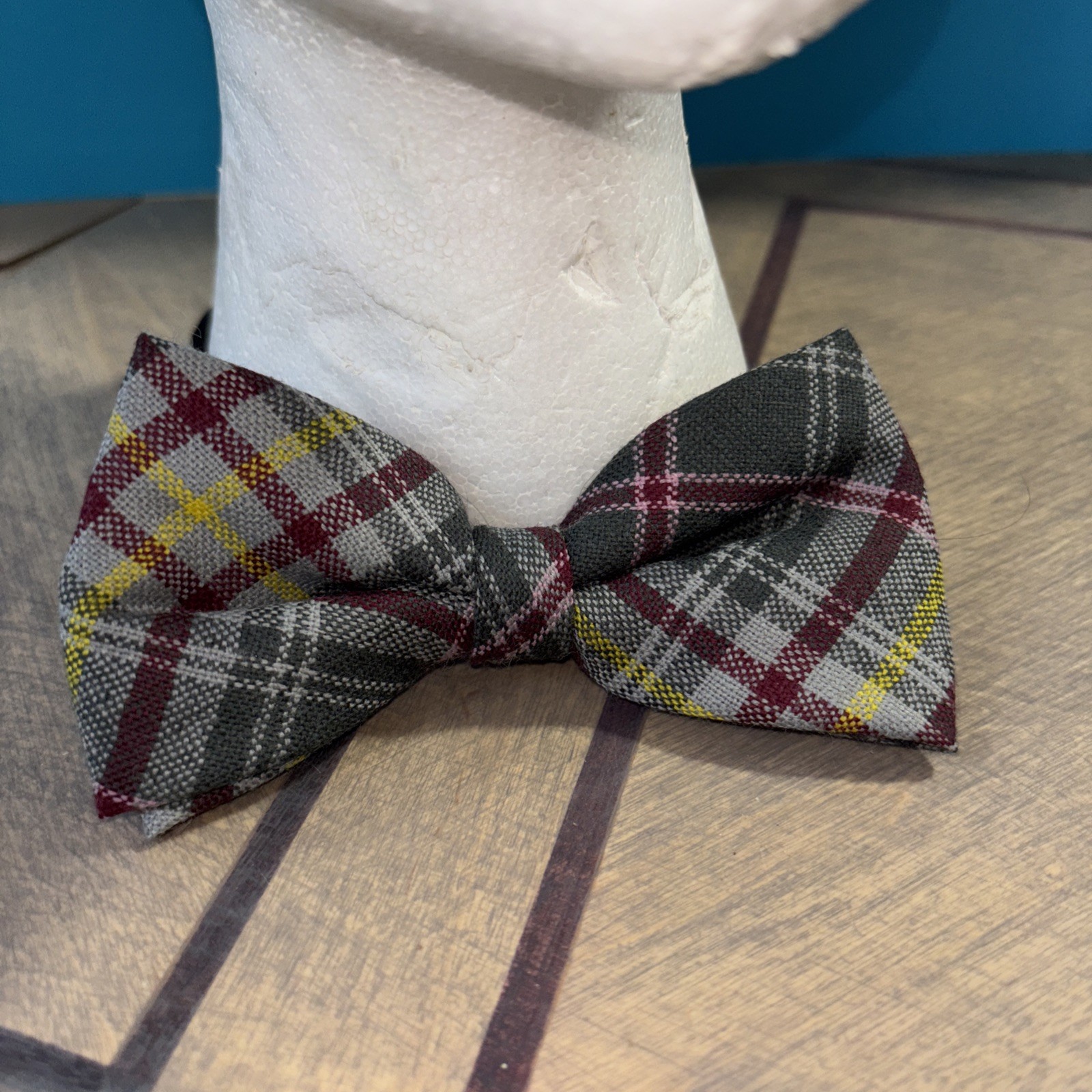 Ingles Buchan Wool Flat Cap Golf Tartan Plaid w/ Matching Tie Made in Scotland