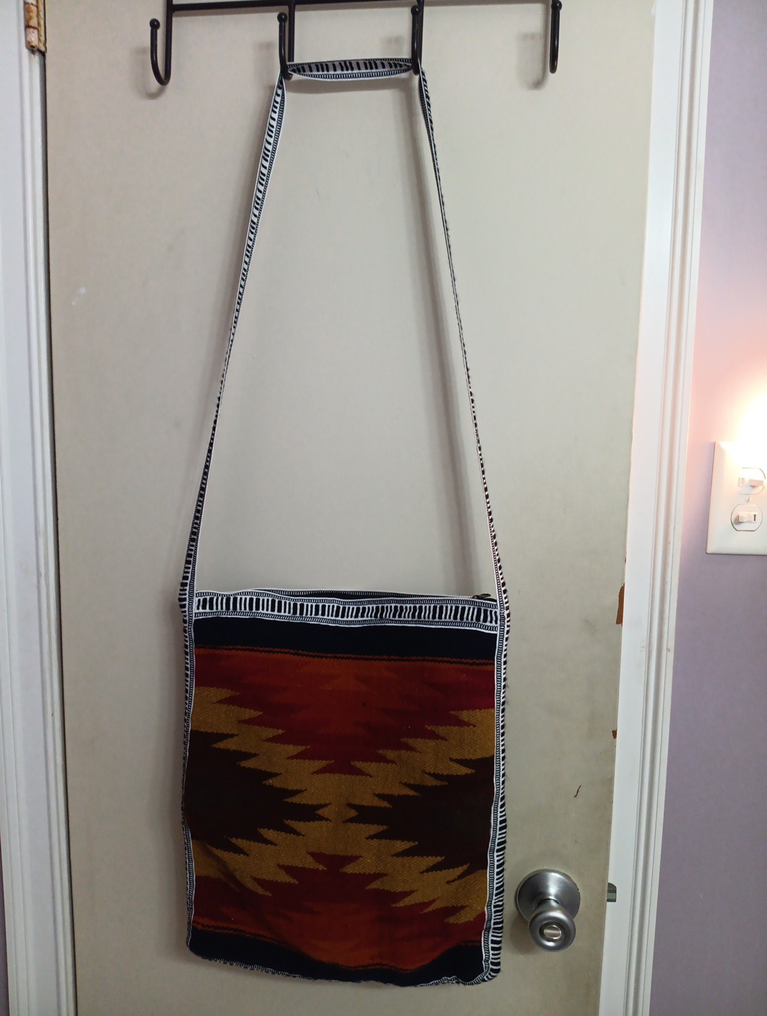 Tribal Threads crossbody 100% Wool with Zipper Purse Multi Color Prestine