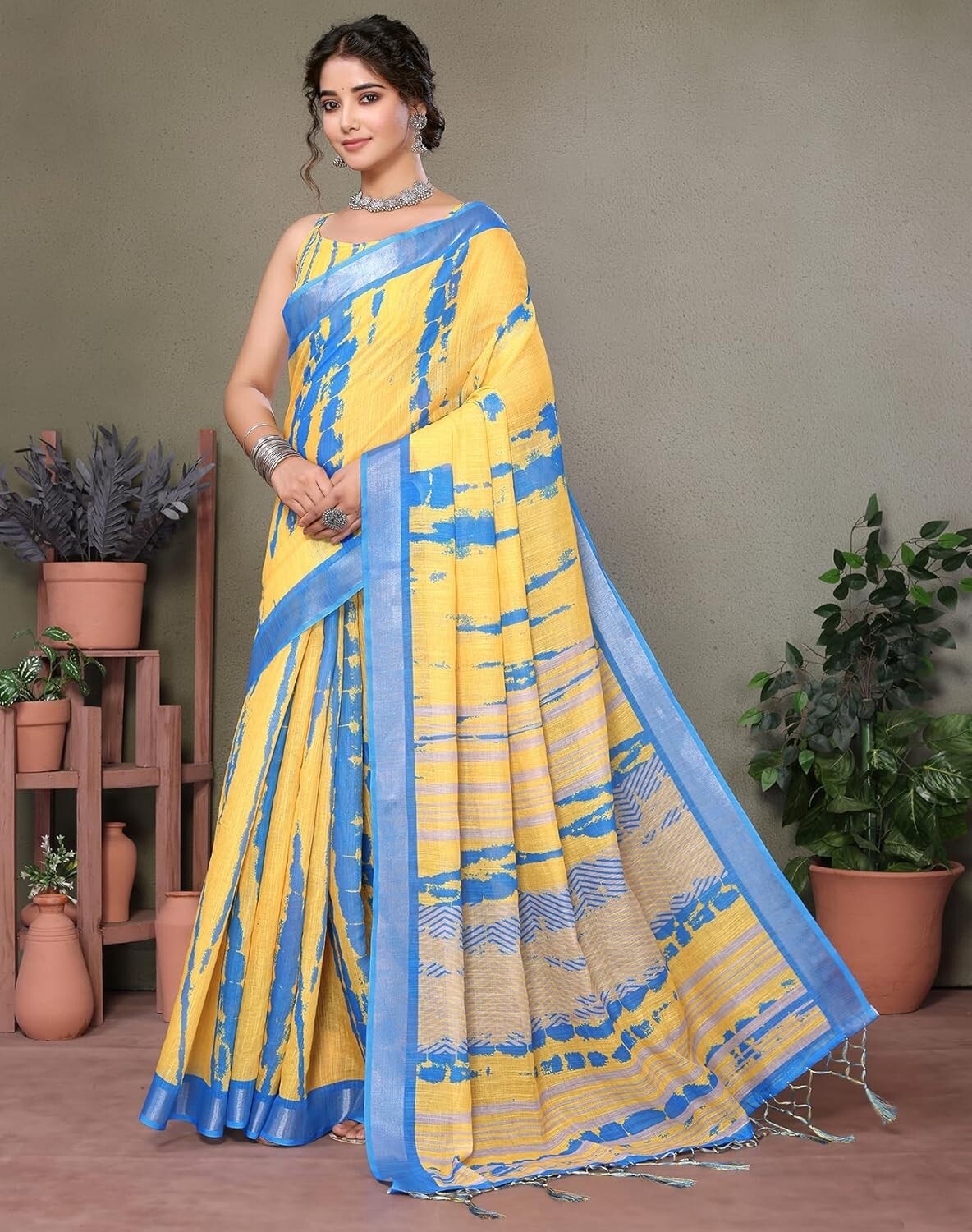 Women’s Plain Digital Print Cotton Silk Blend Saree with Silver Weaving Border