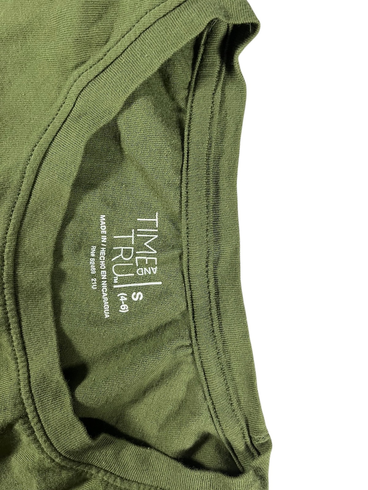 Time and Tru Women’s Green Long Sleeve Crew Neck T-Shirt Size S 100% Cotton