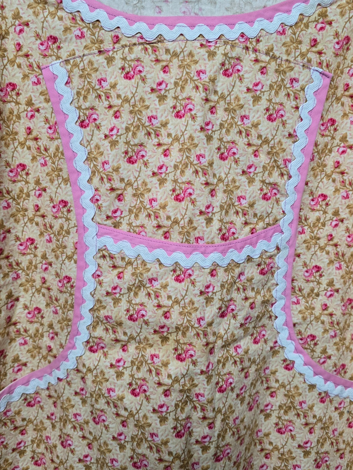 Alaska Native Eskimo Kuspuk Light Golden Tan with Pink & Red Roses Pullover sz L