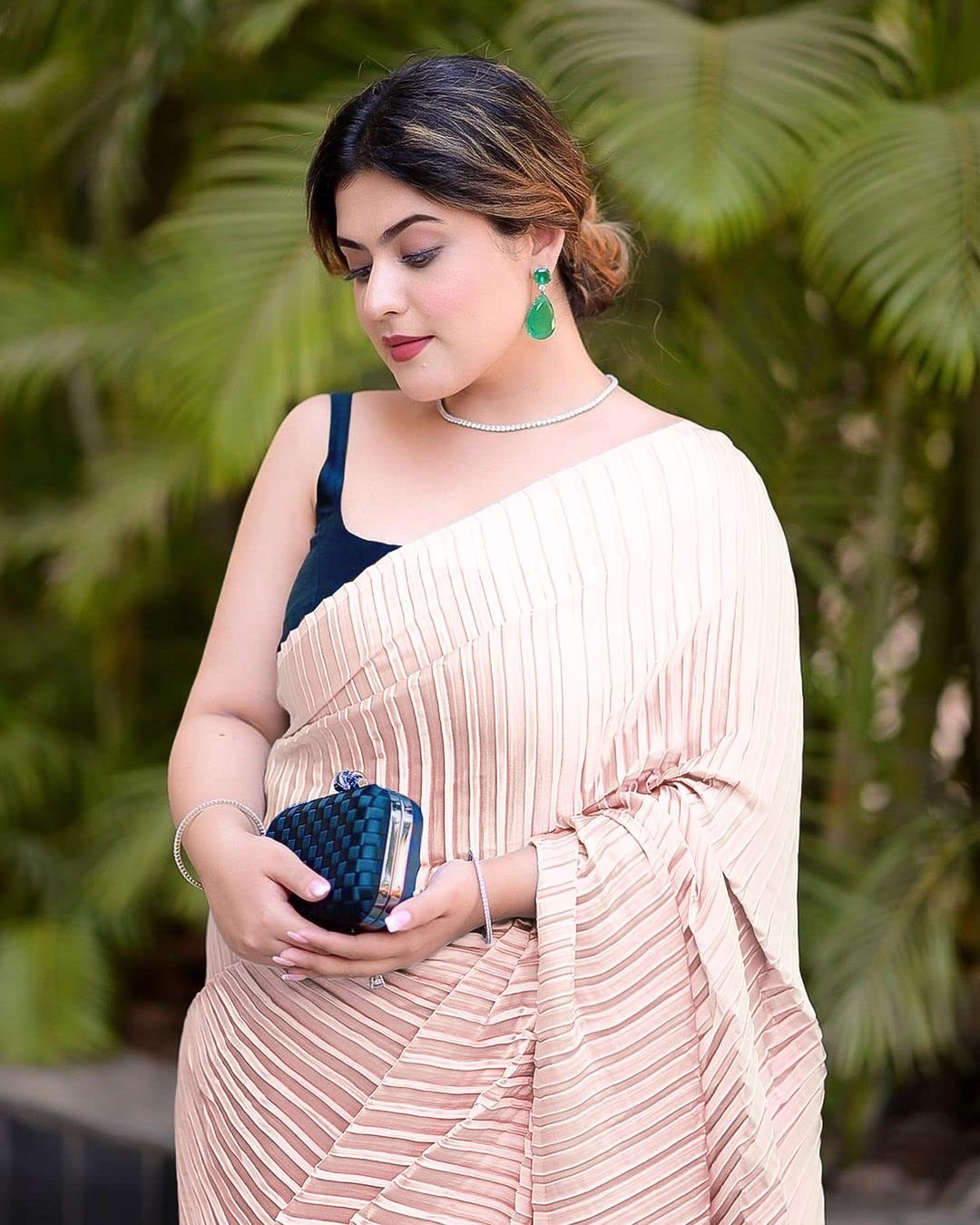 Women’s Pleated/Crushed Plain Chinon Saree With Unstitched Blouse Piece