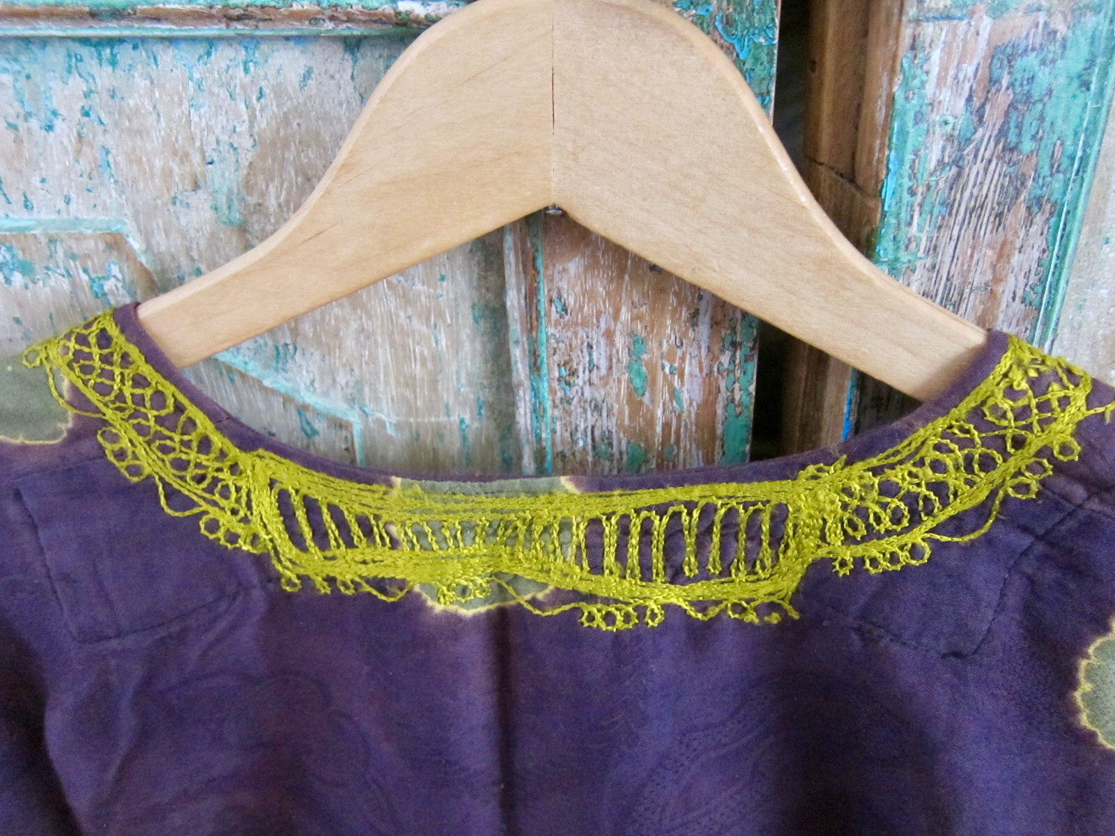 Vintage Embroidered Tunic – Purple & Green – Gold Embroidery – EUC
