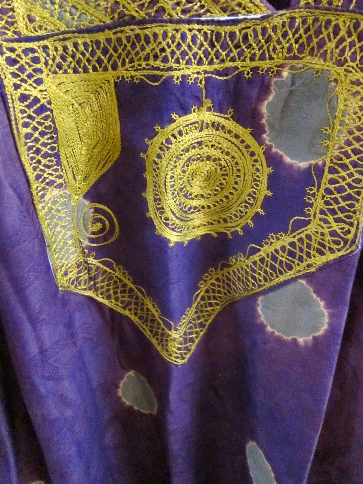 Vintage Embroidered Tunic – Purple & Green – Gold Embroidery – EUC