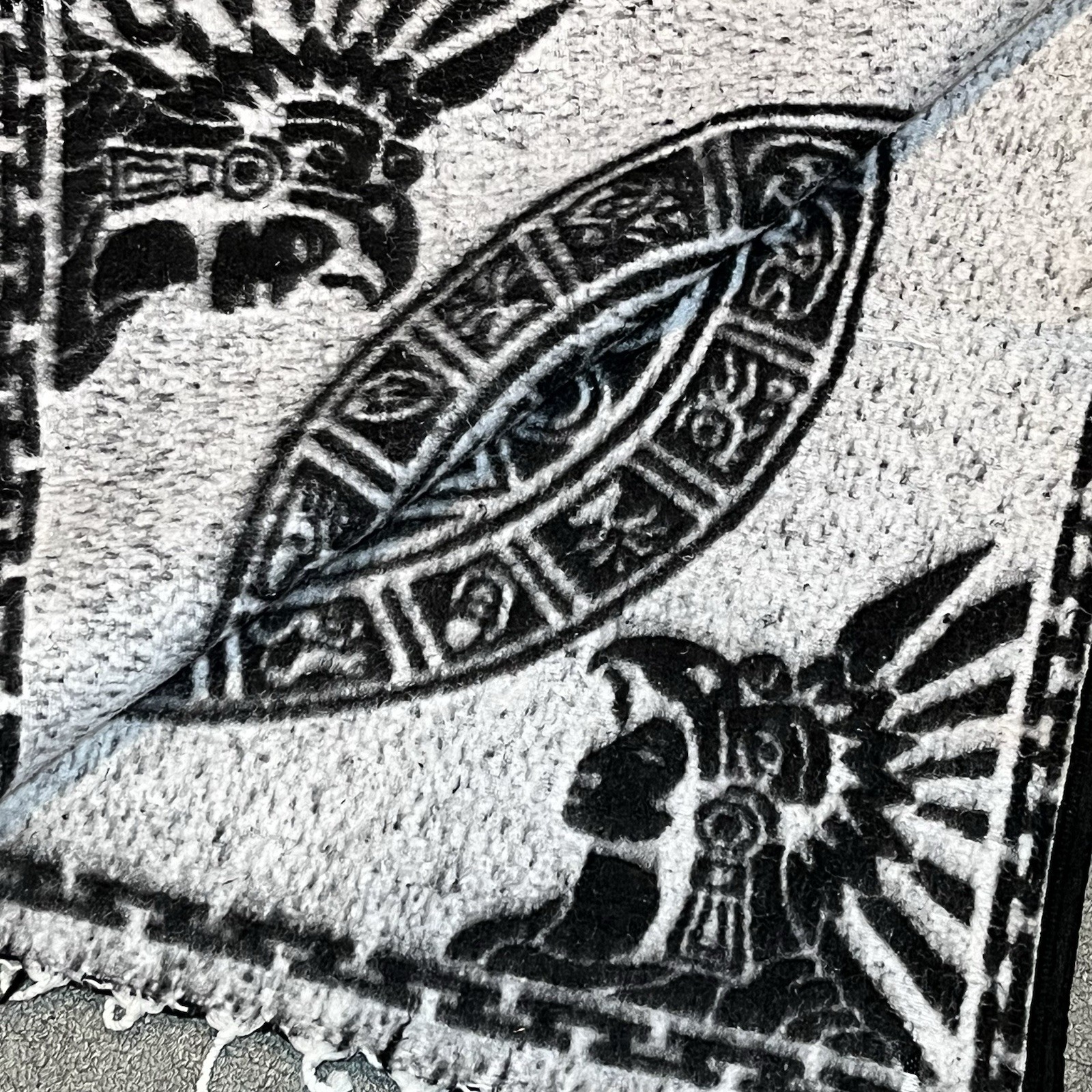 Mexican Poncho Rug Blanket Heavy Black White Aztec Tribal Southwest Reversible