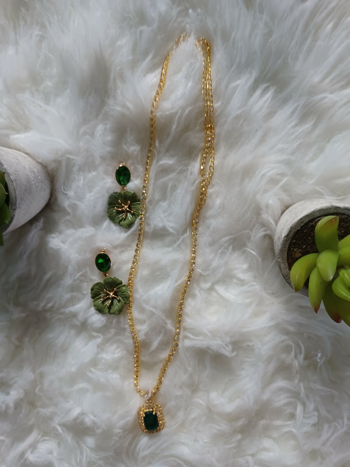 Trendy, versatile gold plated necklace and earrings