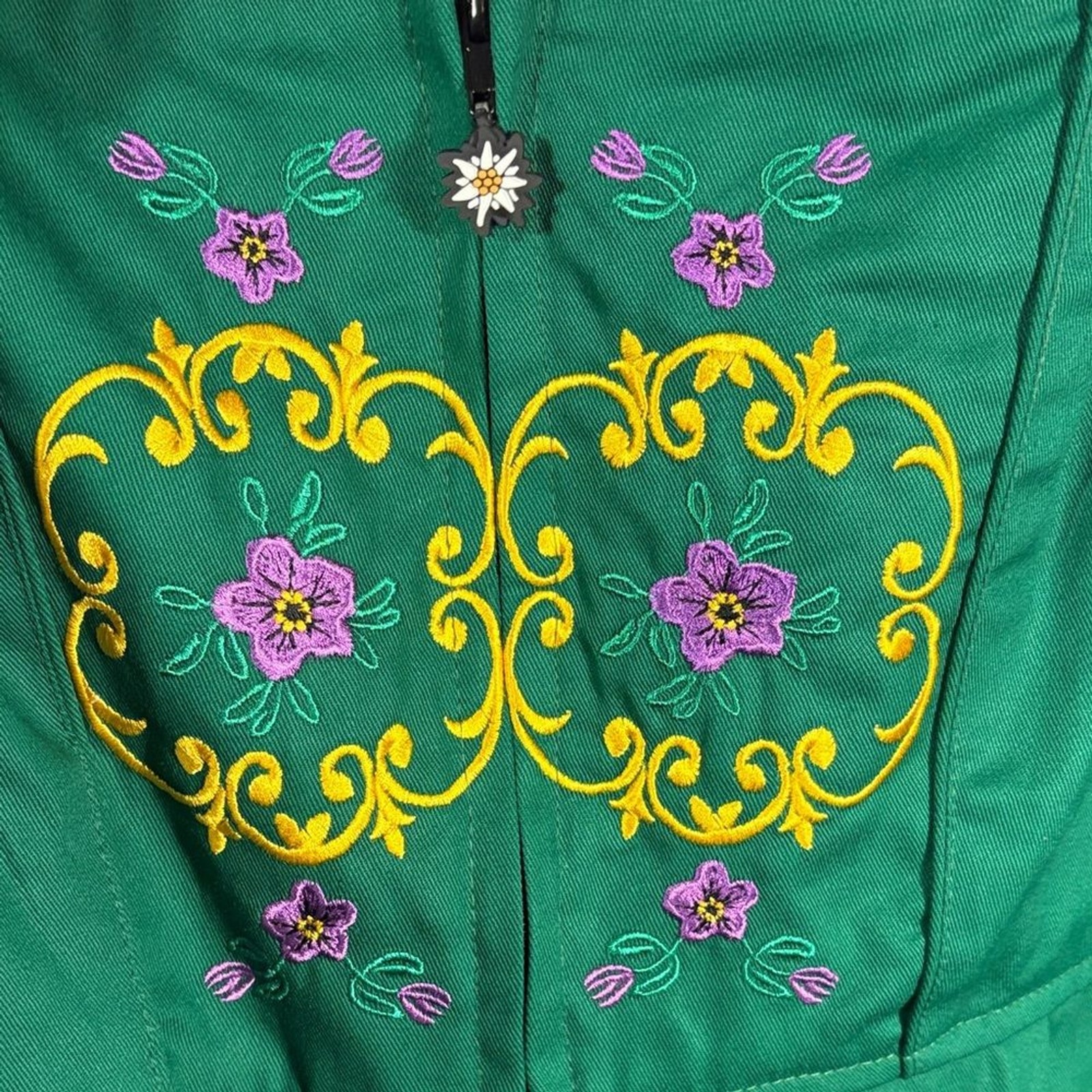 Drindl Trachten Haus xxxl Green Embroidered Dress with White Blouse 400