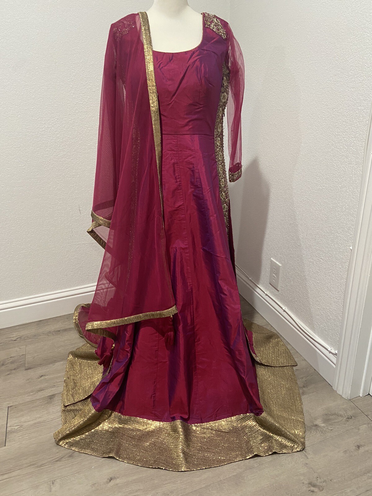 Women’s Indian Suit | Magenta And Gold Embroidery| Dupatta Chunni And Pants | M