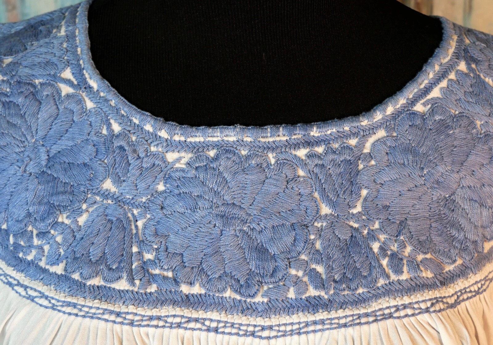 Sm Peasant Blouse Hand Embroidery Blue & White Rayon Fabric Mayan Chiapas Mexico
