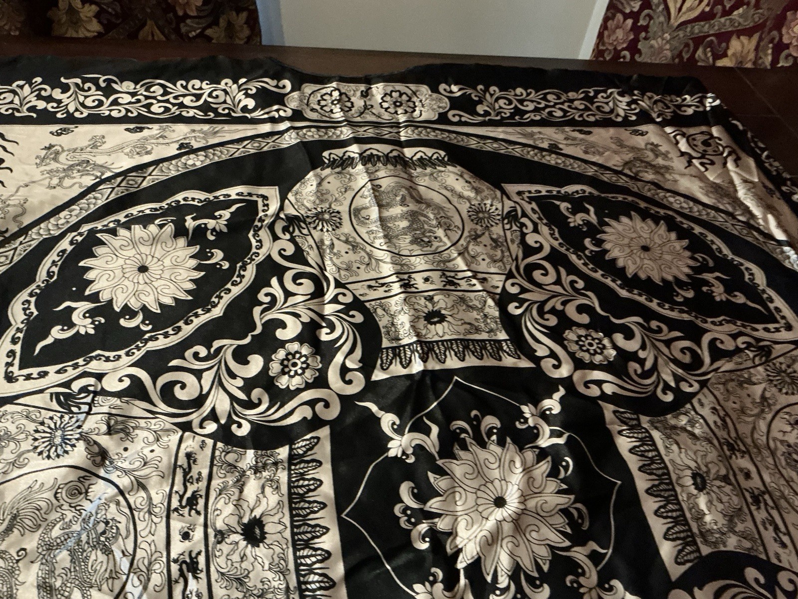 satin kimono 42″ long, plus size, dragon vase flower print, short sleeve, new