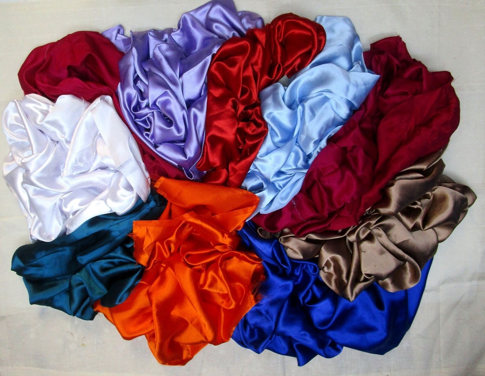 LOT SATIN Antique Vintage Sari REMNANT Fabrics 100 GRAMS MIXED COLORS CRAFT DOLL